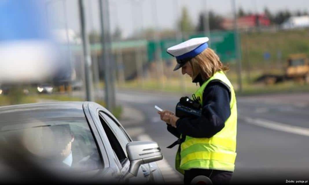 Policja odzyskuje skradzione Porsche podczas kontroli drogowej